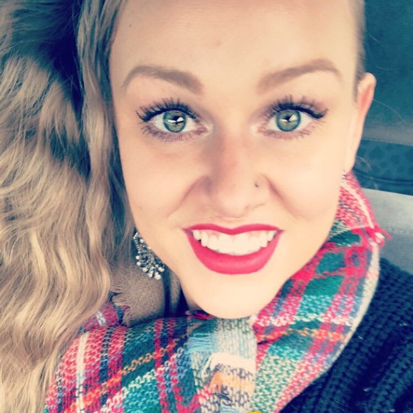 Meet your Posher, Jea - Picture 3 of 3